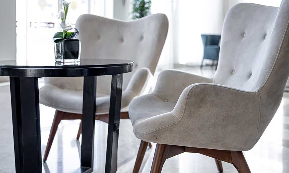 Armchairs and Accent Chairs